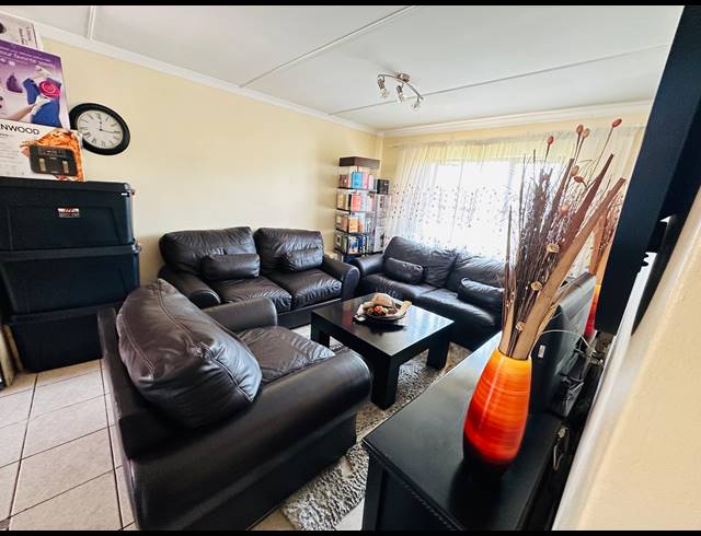 1.5 BEDROOM APARTMENT FOR SALE IN TONGAAT CENTRAL